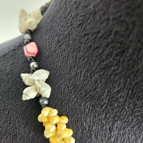 Hand Made Gorgeous Real Shell Necklace - Picture 3 of 5